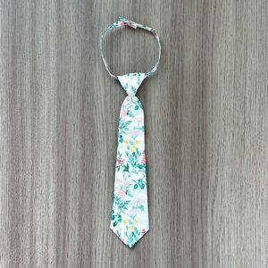 NWT Janie and Jack Boys Floral Tie White 2-5